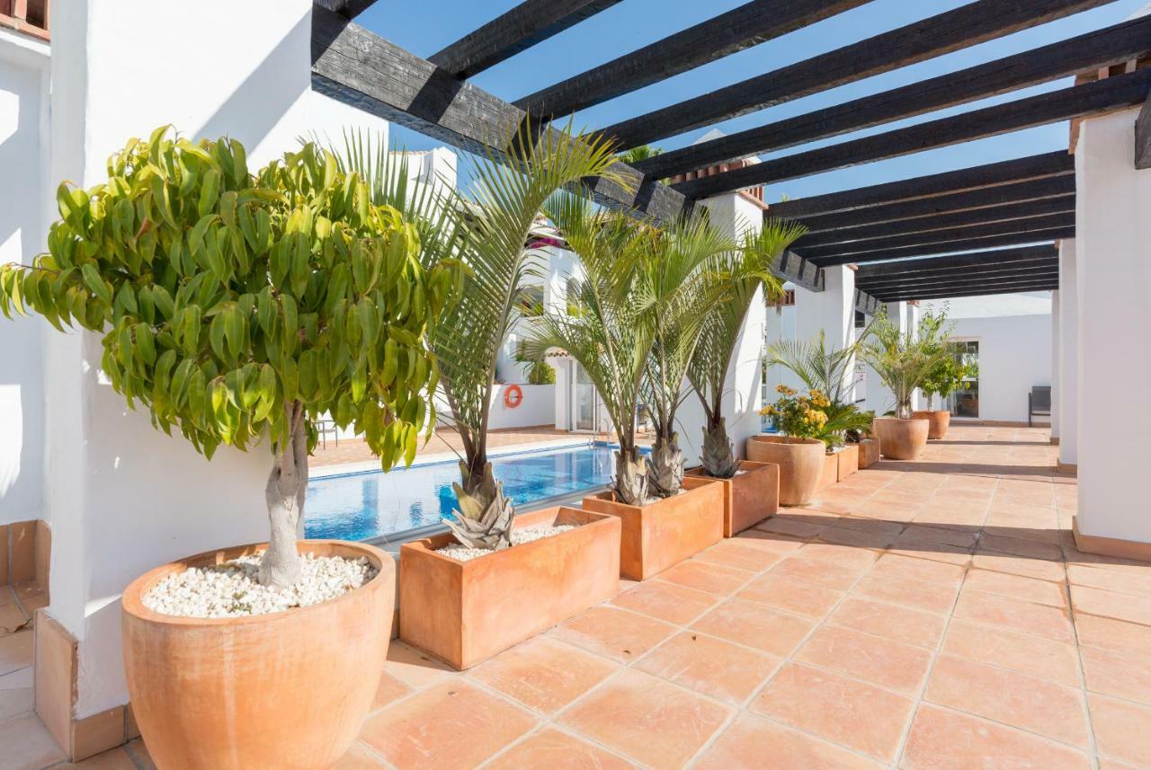Luxury Duplex- 7 Minutes From The Beach ตอร์เรโมลิโนส ภายนอก รูปภาพ