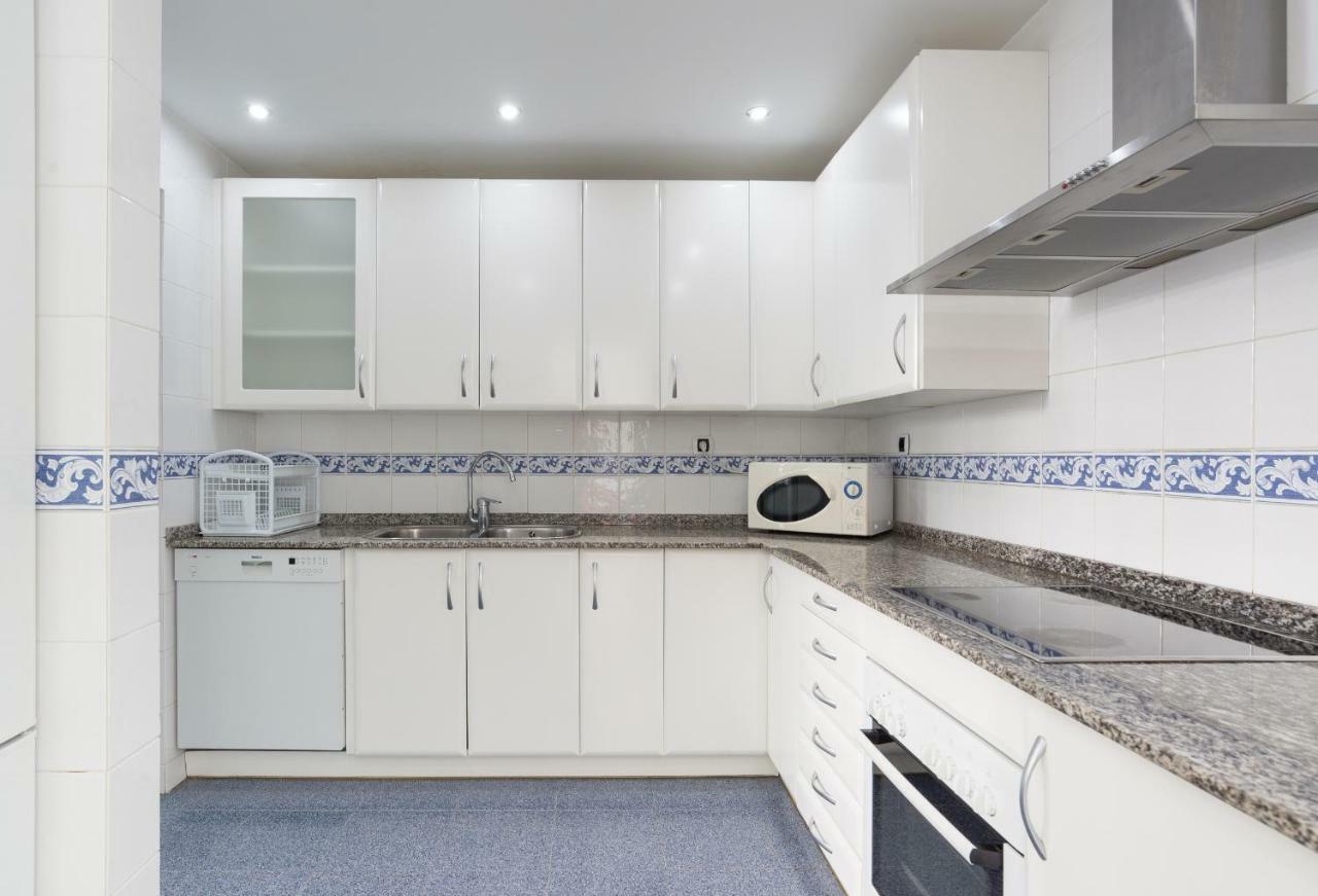 Luxury Duplex- 7 Minutes From The Beach ตอร์เรโมลิโนส ภายนอก รูปภาพ