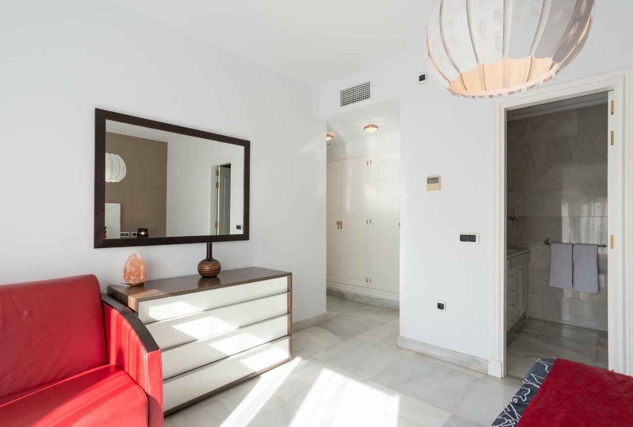 Luxury Duplex- 7 Minutes From The Beach ตอร์เรโมลิโนส ภายนอก รูปภาพ
