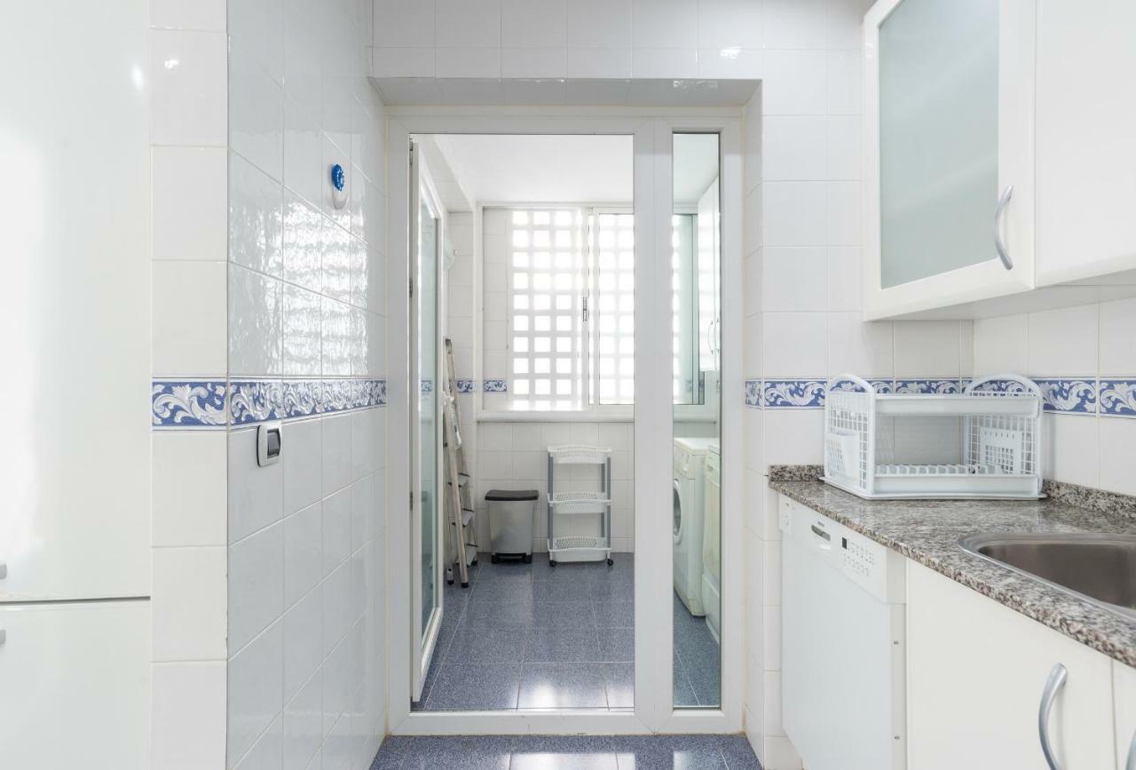 Luxury Duplex- 7 Minutes From The Beach ตอร์เรโมลิโนส ภายนอก รูปภาพ