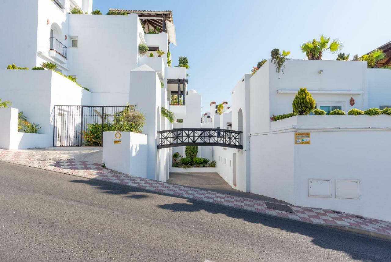 Luxury Duplex- 7 Minutes From The Beach ตอร์เรโมลิโนส ภายนอก รูปภาพ
