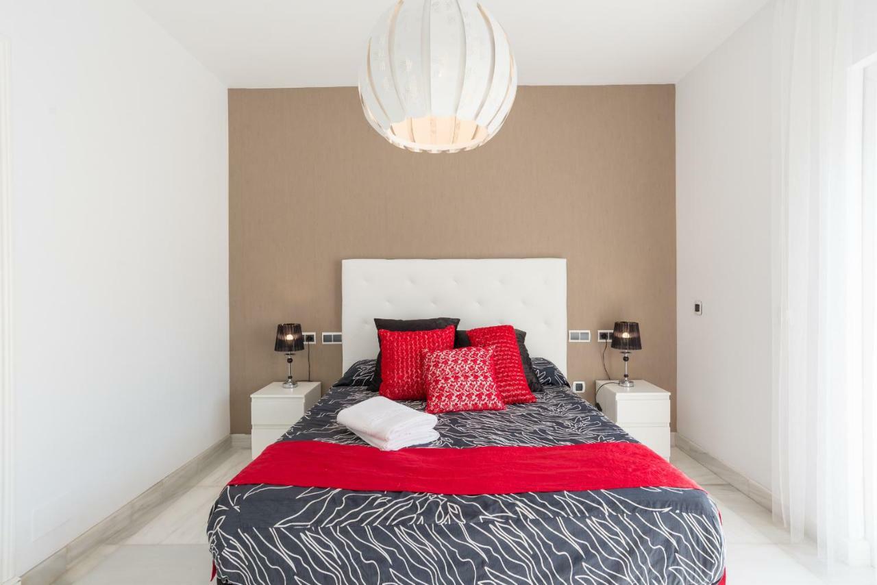 Luxury Duplex- 7 Minutes From The Beach ตอร์เรโมลิโนส ภายนอก รูปภาพ